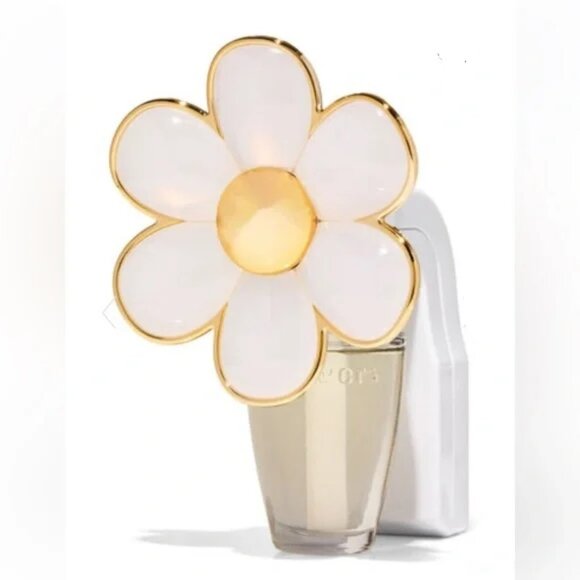 Bath & Body Works Daisy Nightlight Wallflowers Fragrance Plug NWT - Picture 1 of 2